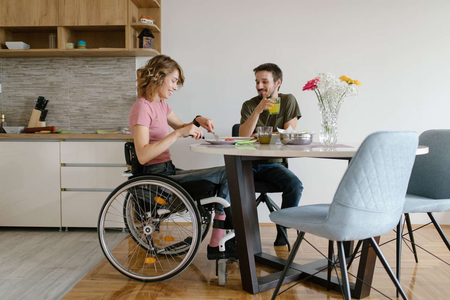 WheelchairFriendly Dining Tables ─ How to Pick One